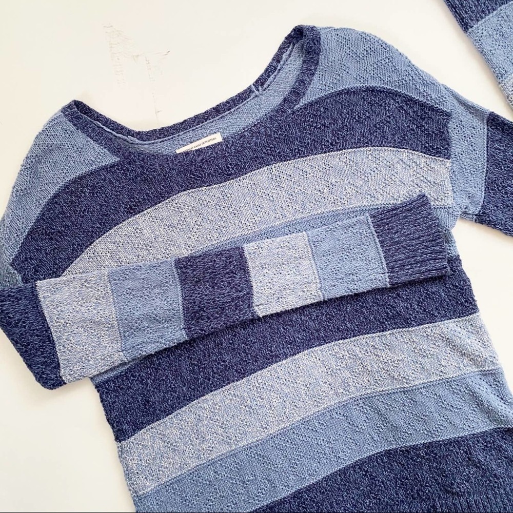 American Eagle knit sweater blue medium